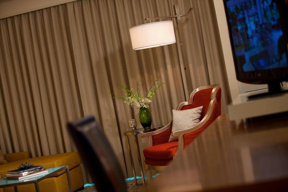 King or Two Queen Room